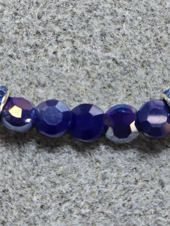 Peach and Navy Faceted Bead Stretch Bracelet - Picture 3 of 3